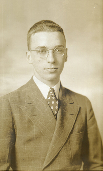 Yearbook photo of Fred Ferris '37