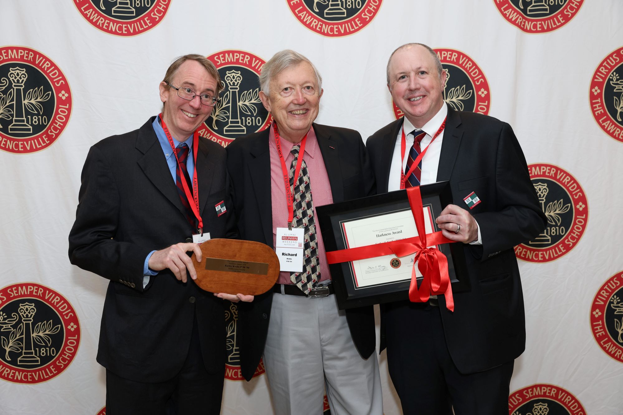 The family of the late Kathy Krebs P'90 '94 receive her Harkness Award at Alumni Weekend 2024