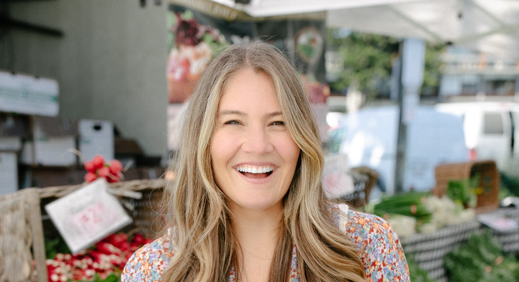 Caroline Chambers '07 at a farmers marker in California