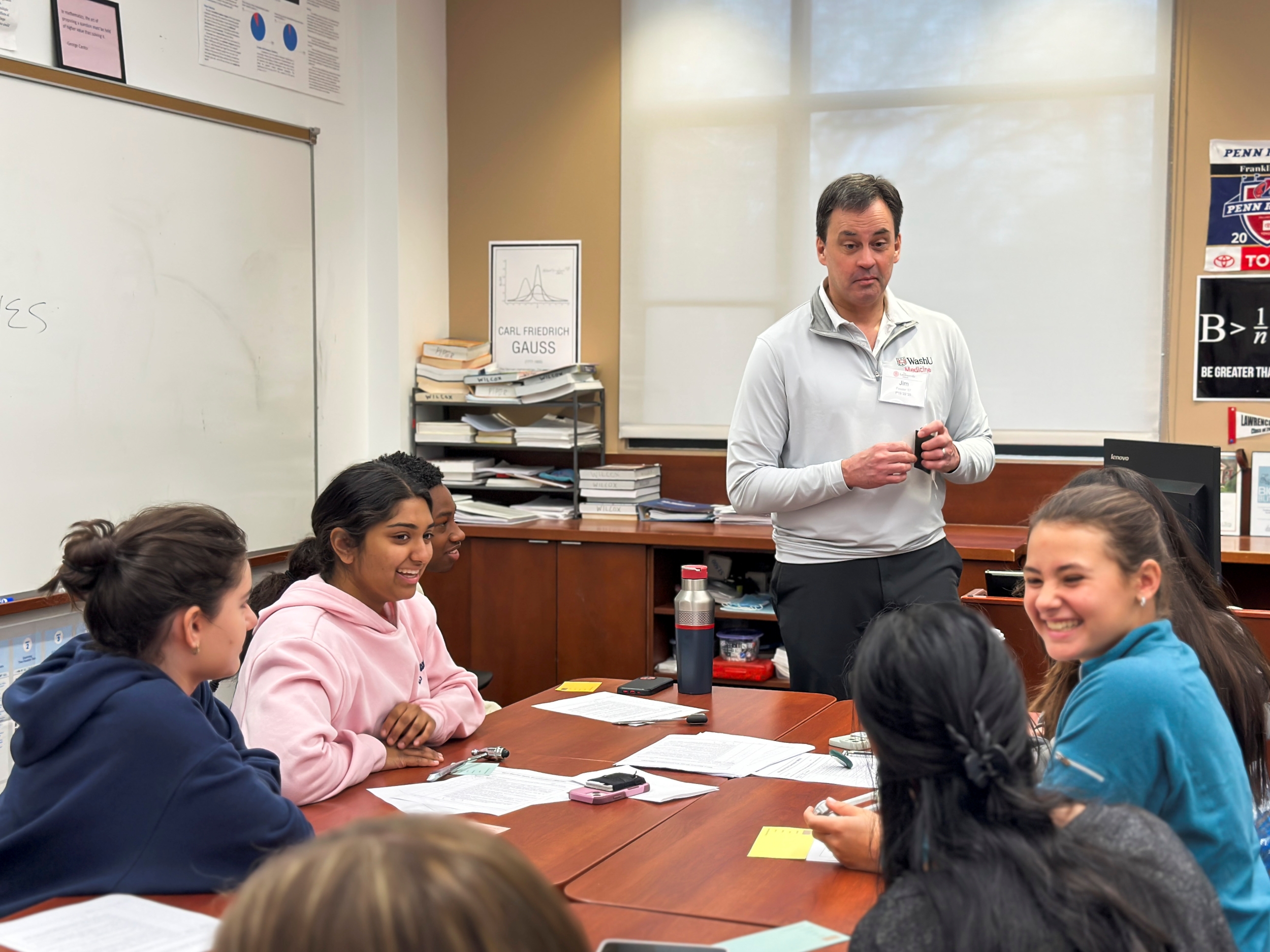 Alumnus Jim Fessler, professor and clinical vice chair of neurology at Washington University School of Medicine, talking to students about his career in medicine.
